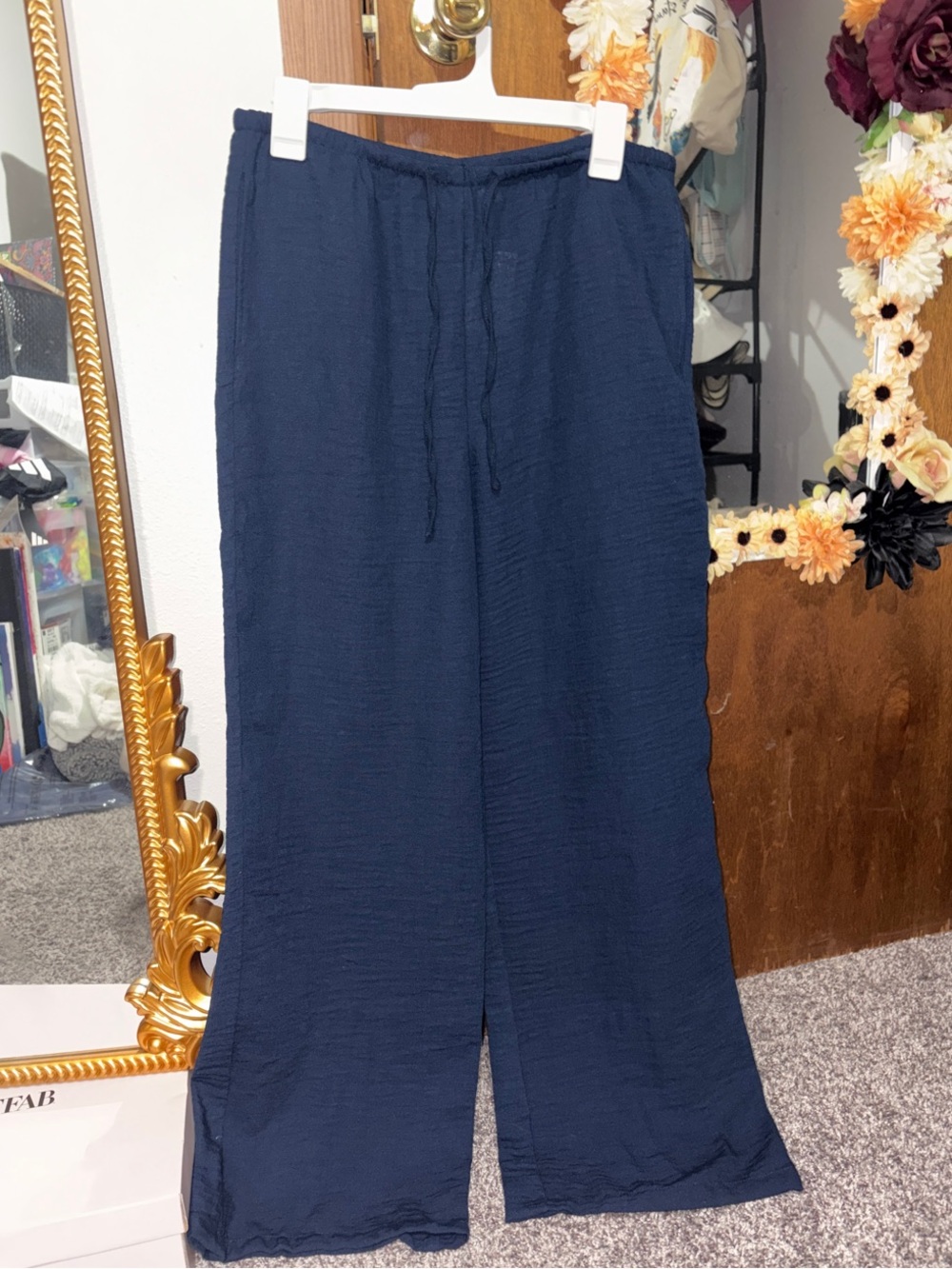 Women’s Navy Wide-Leg Linen Pant